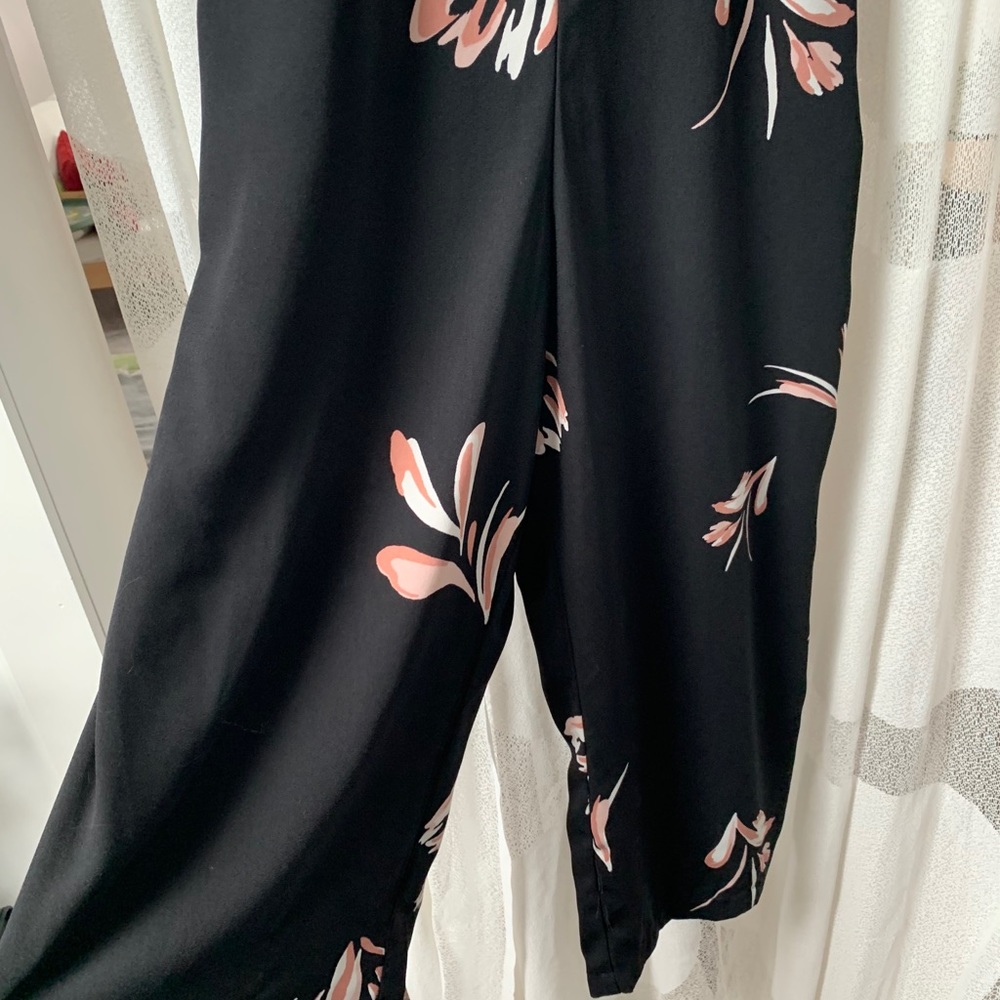 TARGET Cropped Wide Leg Jumpsuit - Picture 3 of 6